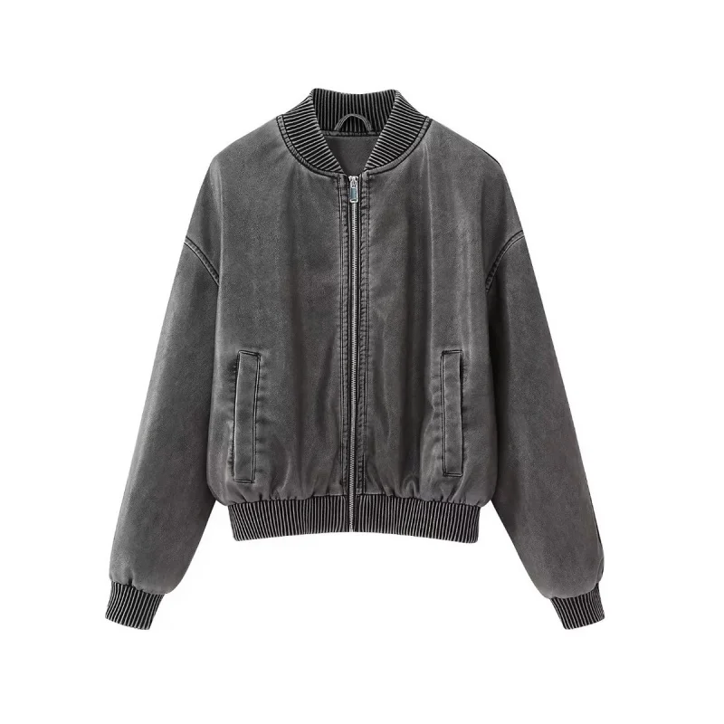 Куртка-бомбер женская с карманами