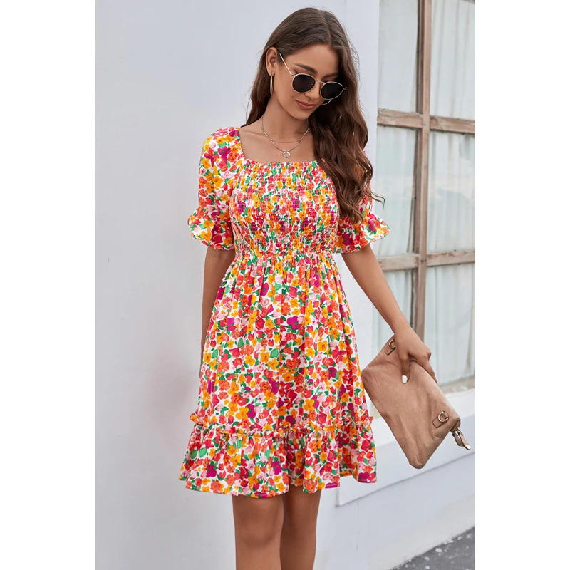 

Женское платье с открытой спиной, коротким рукавом и принтом, свободного покроя