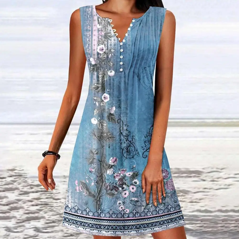 

Летнее платье-мини без рукавов с V-образным вырезом и пуговицами