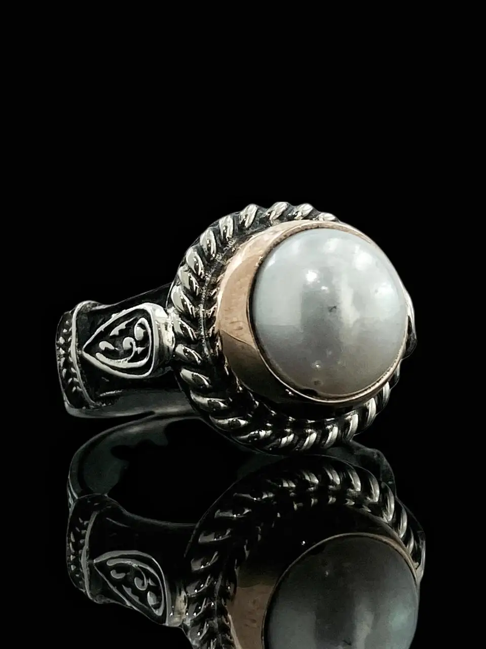 

Authentic Pearl Cubic Zirconia Hand Production 925 Silver Ring