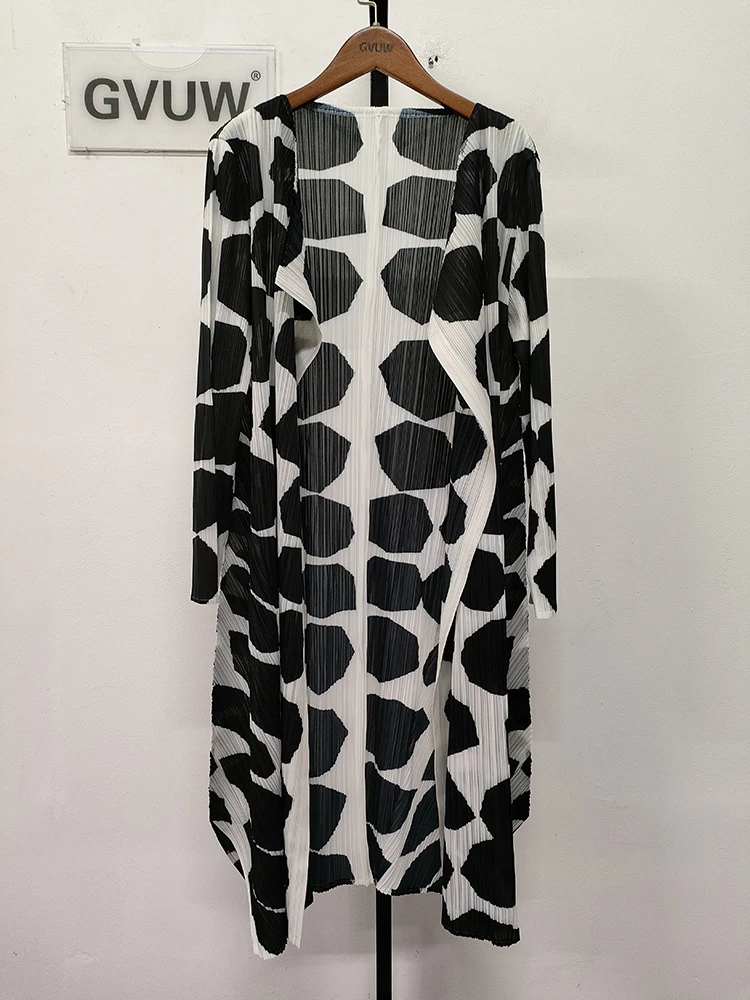 GVUW плиссированный длинный плащ с геометрическим принтом для женщин осень 2023