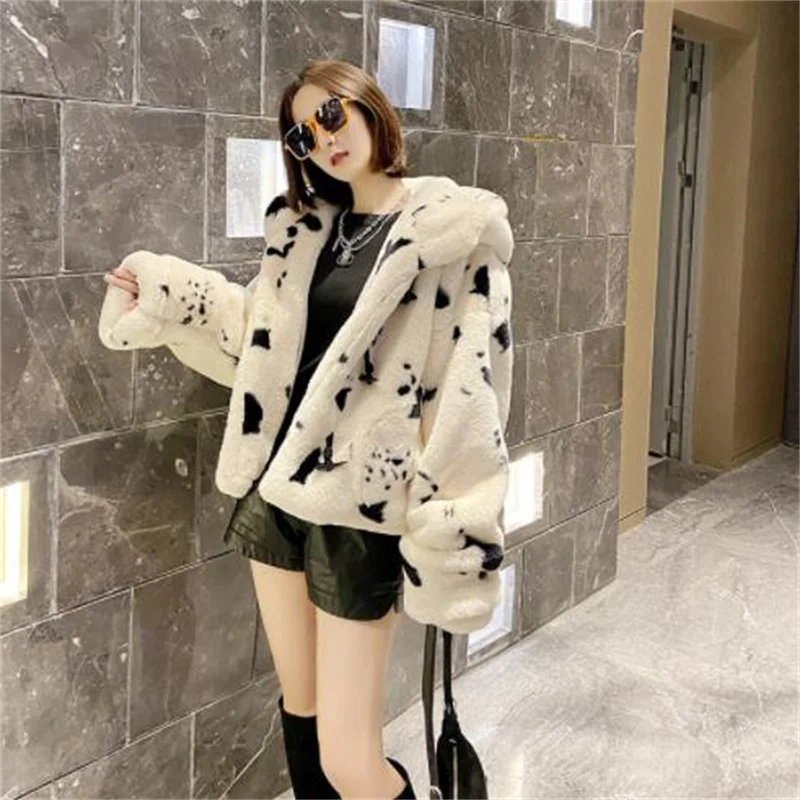 Faux fur jackets women's coats autumn winter new short style loose fashion imitation plush clothes young hooded white