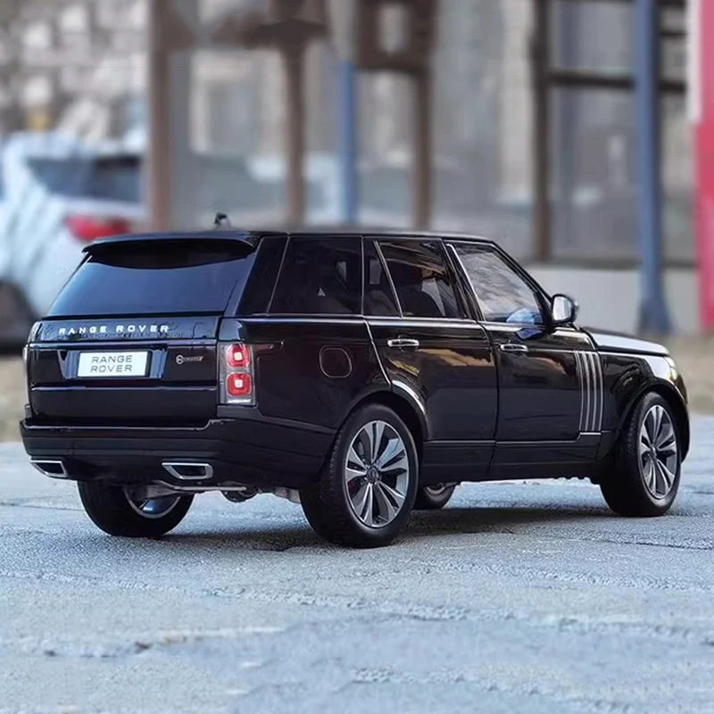 Модель автомобиля из сплава LCD 1/18 Range Rover 2020