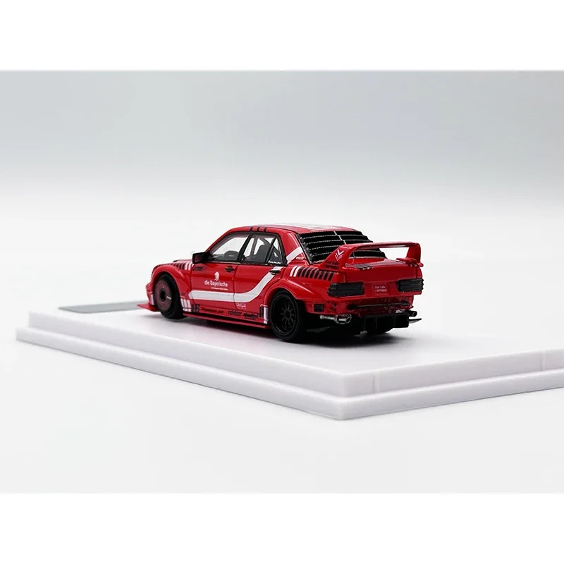 1:64 DCM 190E W201 EVO II Модифицированная красная гальванизированная литья под давлением