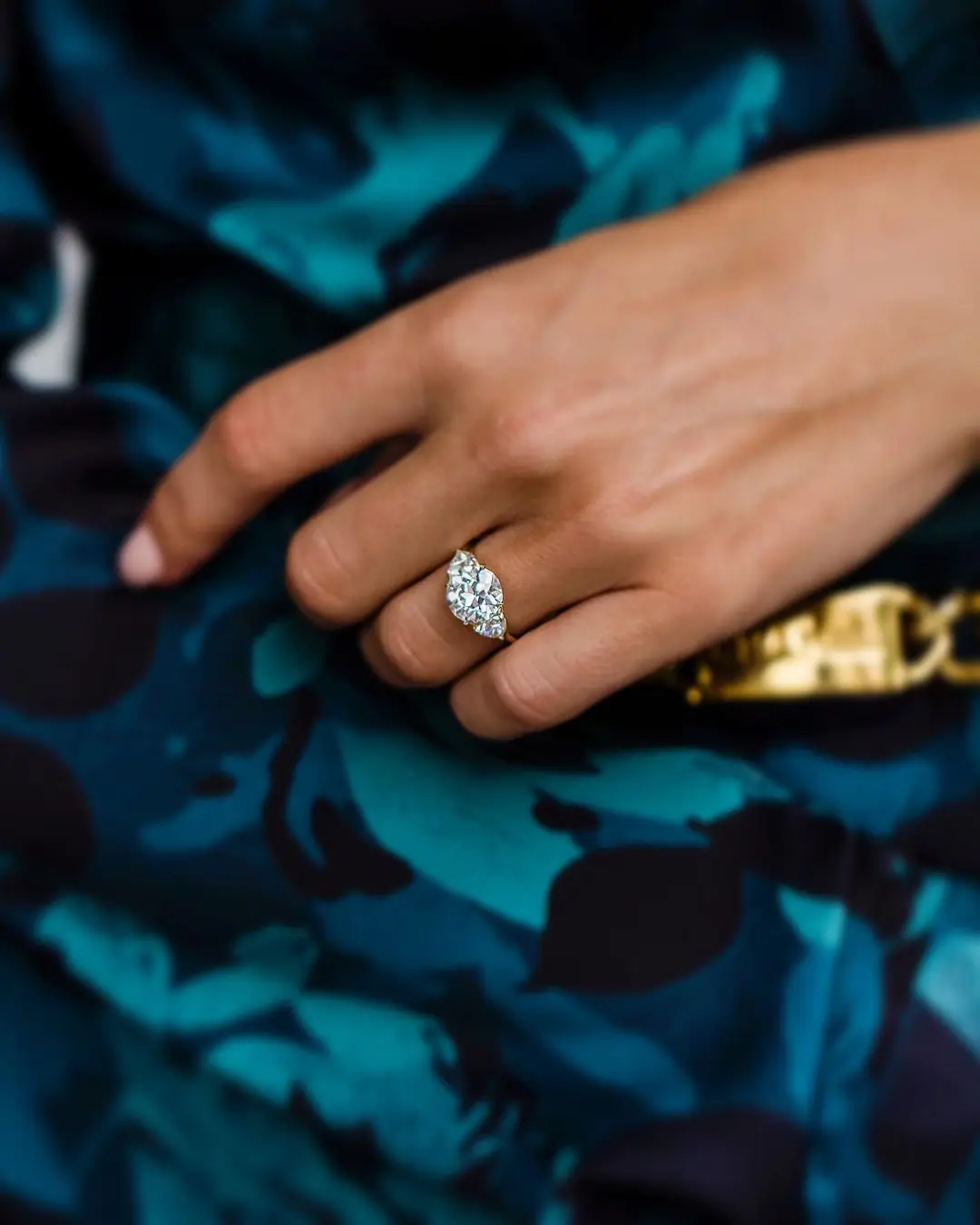 JOVOVASMILE  Moissanite Diamond Wedding Rings 3 Carat Center 9mm Old Euro Center 14k Yellow Gold Two Trillion Women Jewelry Gift