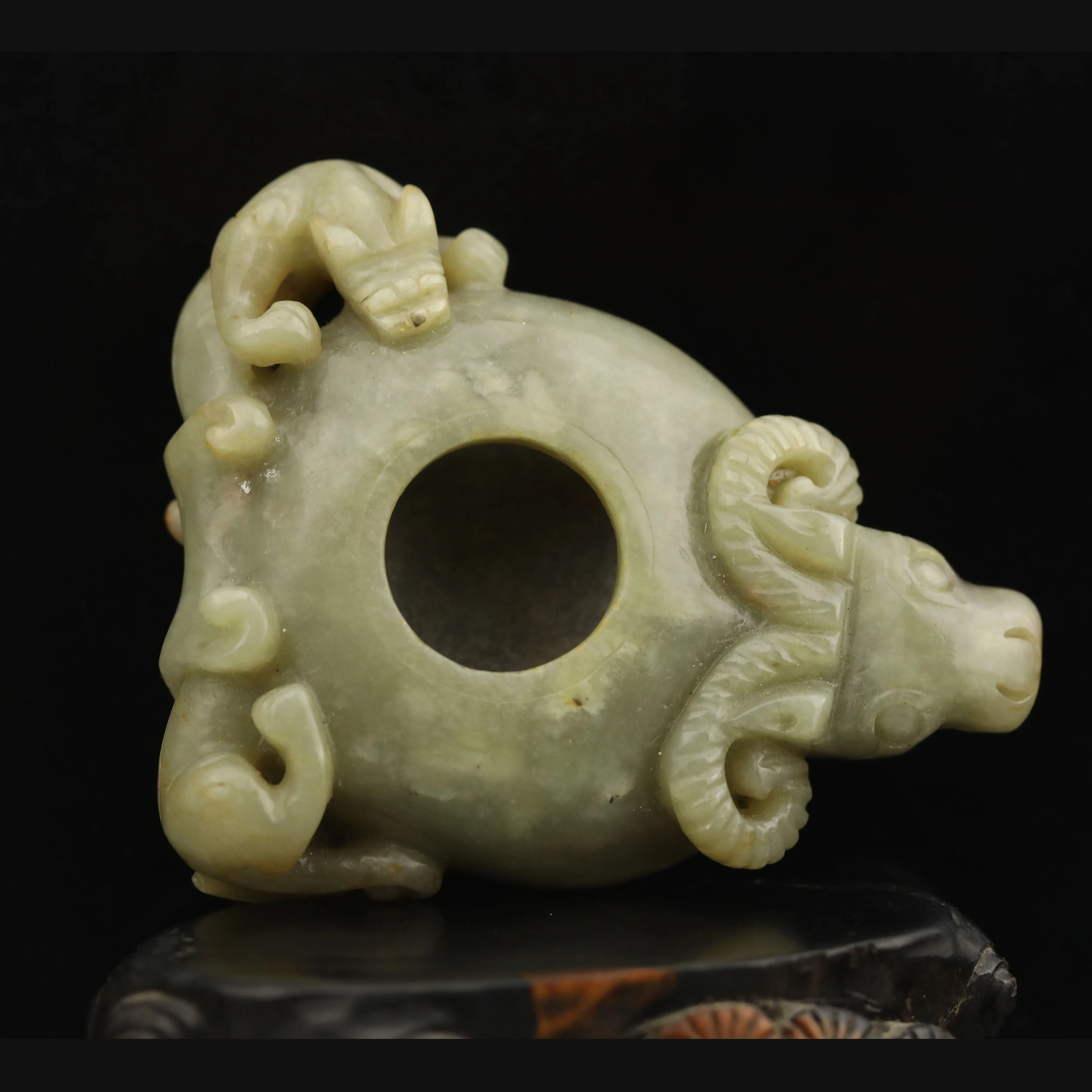 

Old natural hetian jade hand-carved statue of dragon and cattle writing brush washer #45