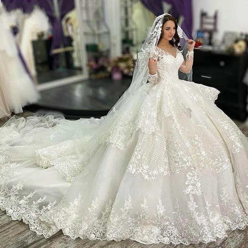 

Luxury Long Sleeve Tiered Skirt Puffy Wedding Dress V-Neck Appliques Lace Up Dubai Arabic Bridal Gown Robe De Mariee 2022