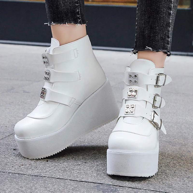 

Женские спортивные ботильоны челси на танкетке, зима 2022, новые модные мотоциклетные ботинки на платформе, повседневная обувь, женские зимни...