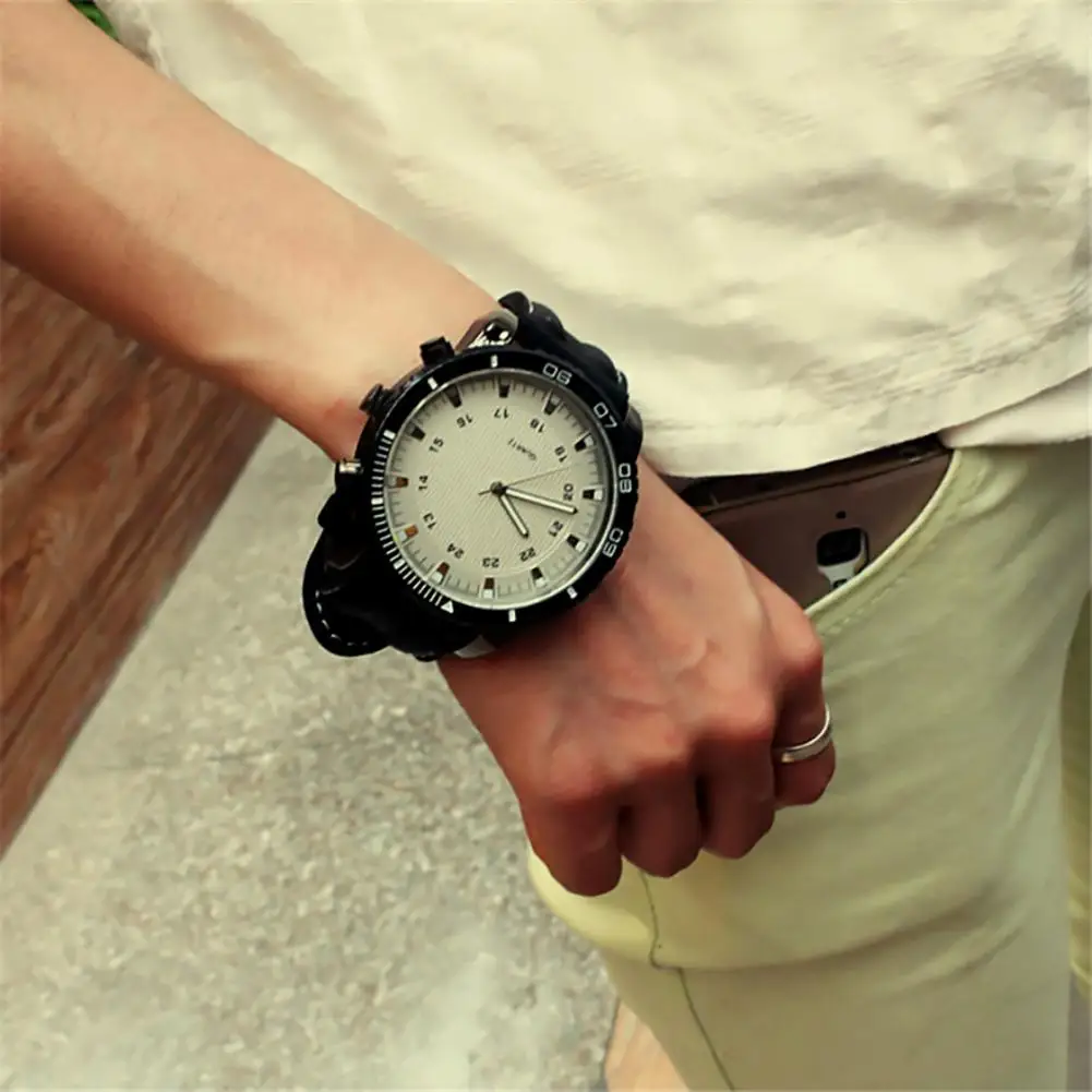 

Watch Attractive Creative Quartz Movement Analog Large Dial Wrist Watch Quartz Watch for Couples