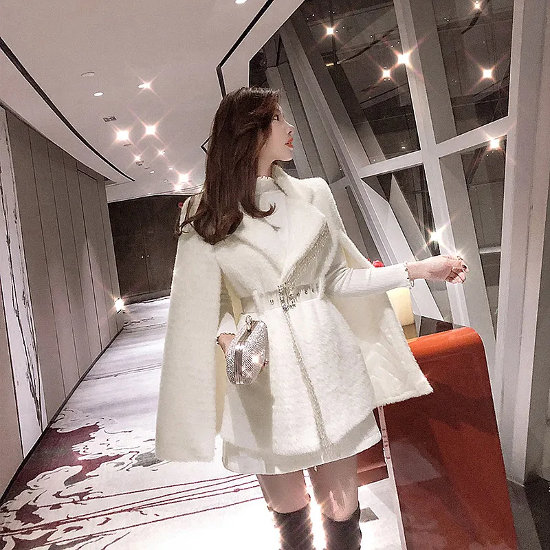 Women's 2021 New Autumn and Winter Ladies Temperament White Fashion Trend Women's Warm Long-sleeved Cloak Elegant Fur Coat Women