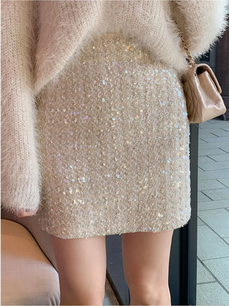 Рисунок 3 - Женская твидовая юбка-карандаш с блестками