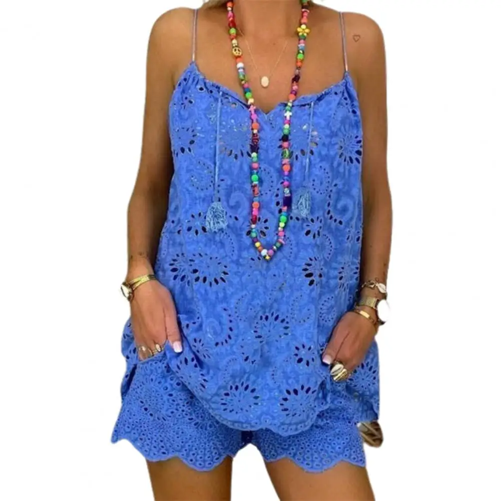 

Женский комплект из 2 предметов, повседневный топ на бретельках с вышивкой и цветочным узором, с кружевной отделкой, шорты с широкими штанинами, 2023