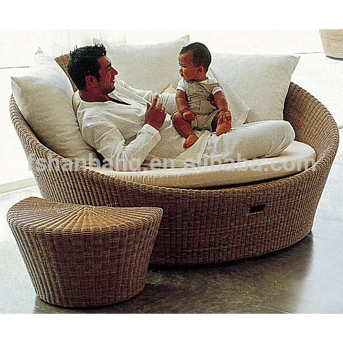 

Outdoor round chaise lounge chair
