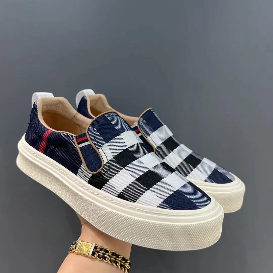 Весенне-летняя дышащая мужская парусиновая обувь. Тканевые туфли в клетку.