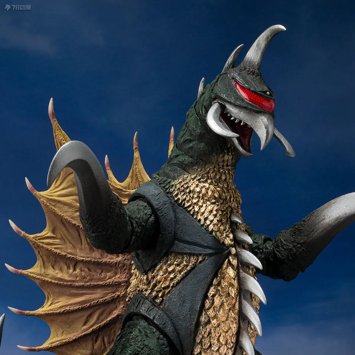 Фото Оригинальная коллекционная фигурка Bandai SHM Series Limited and Special Edition Gigan (1972) из серии «Земной штурм: Годзилла против Гигана» №2
