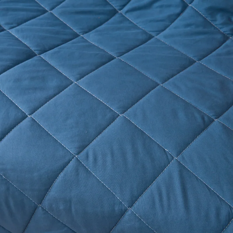 Подушка-одеяло 2 в 1 для офиса 50 х50 см |