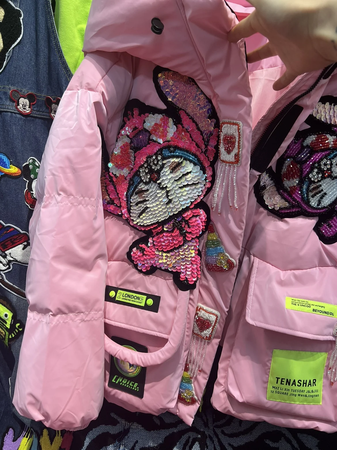 Original Fashion Woman Pink Down Coat Cute Age Reduction Hooded Parkas Beads Patch Sequins Doll White Duck Down Wadded Jacket