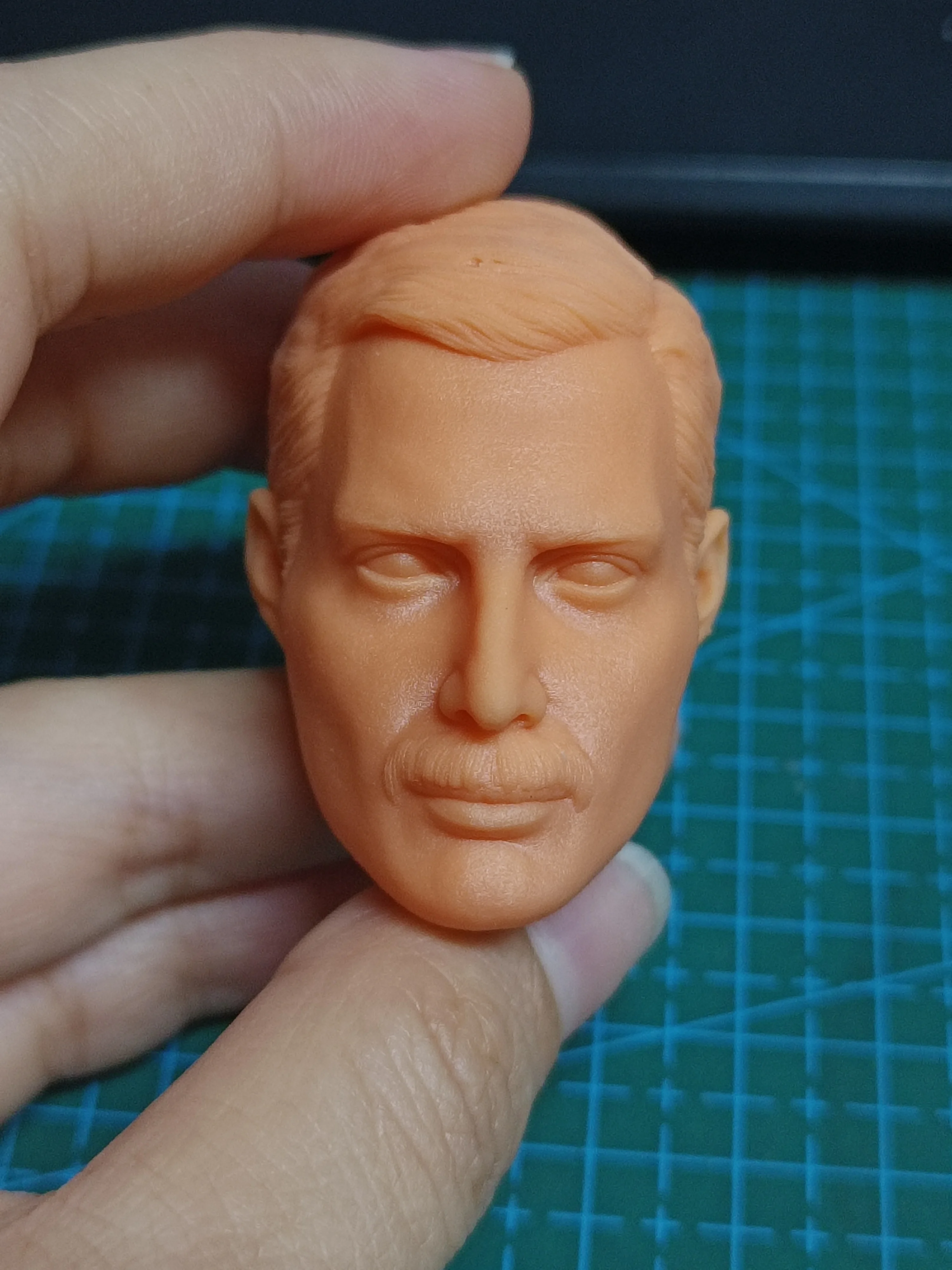 

Freddie Mercury Male Head Sculpt Anime Carving Unpanited 3D Soldier Model For 1:6 1：12 Scale Doll 12 Action Figure