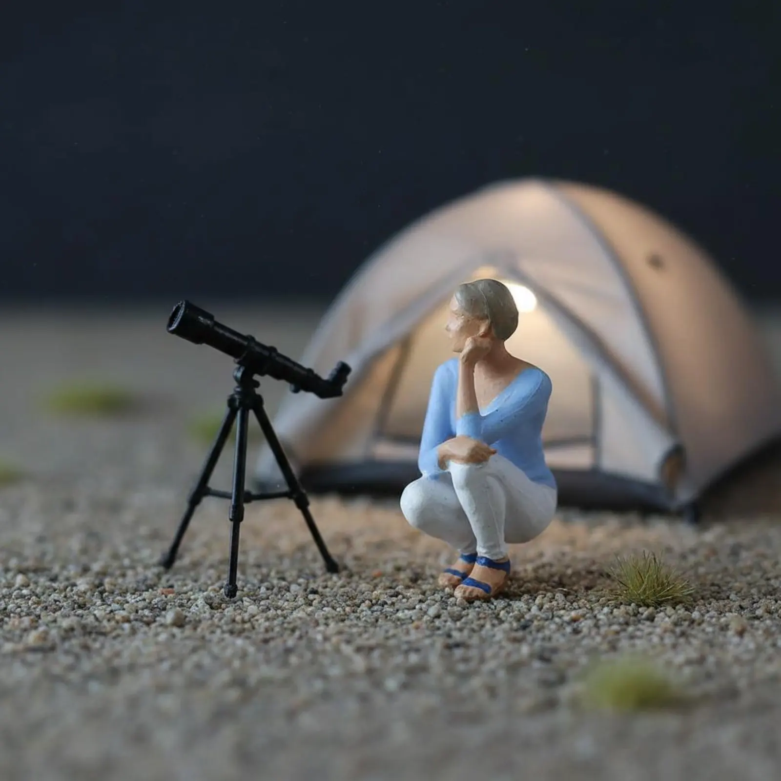 Фото Миниатюрные фигурки для кемпинга, реквизит для фото, масштаб 1:64, мини-куклы для кемпинга, коллекционные фигурки для демонстрации, высококачественные миниатюрные фигурки для сцен №2