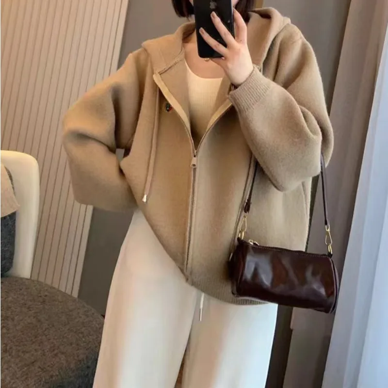 

Embroidered solid color hooded sweater thickened loose lazy wind zipper knit cardigan women's coat in autumn and winter.