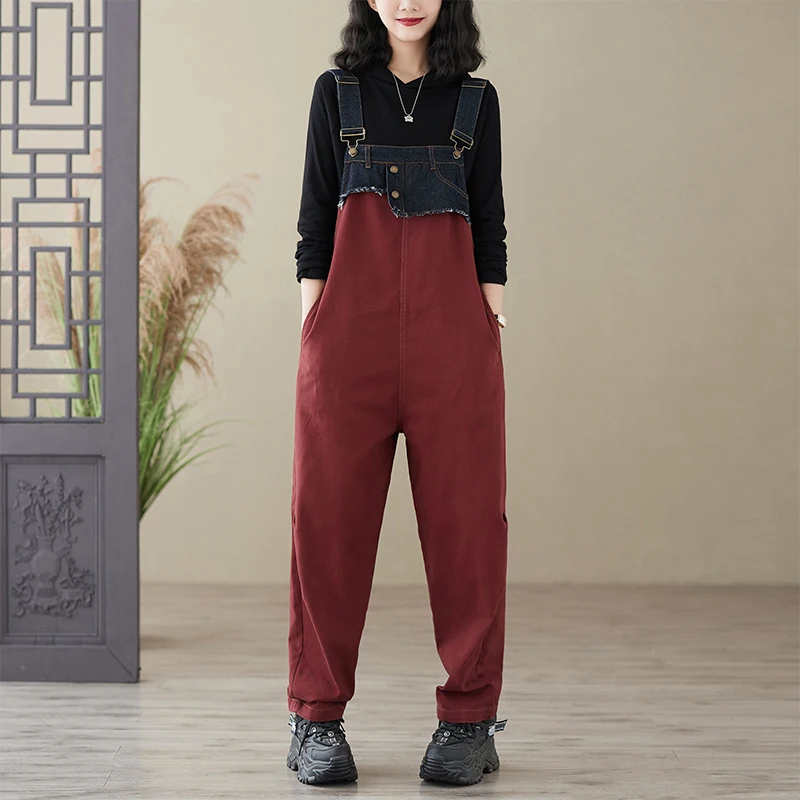 Комбинезон женский джинсовый свободного покроя с широкими штанинами и