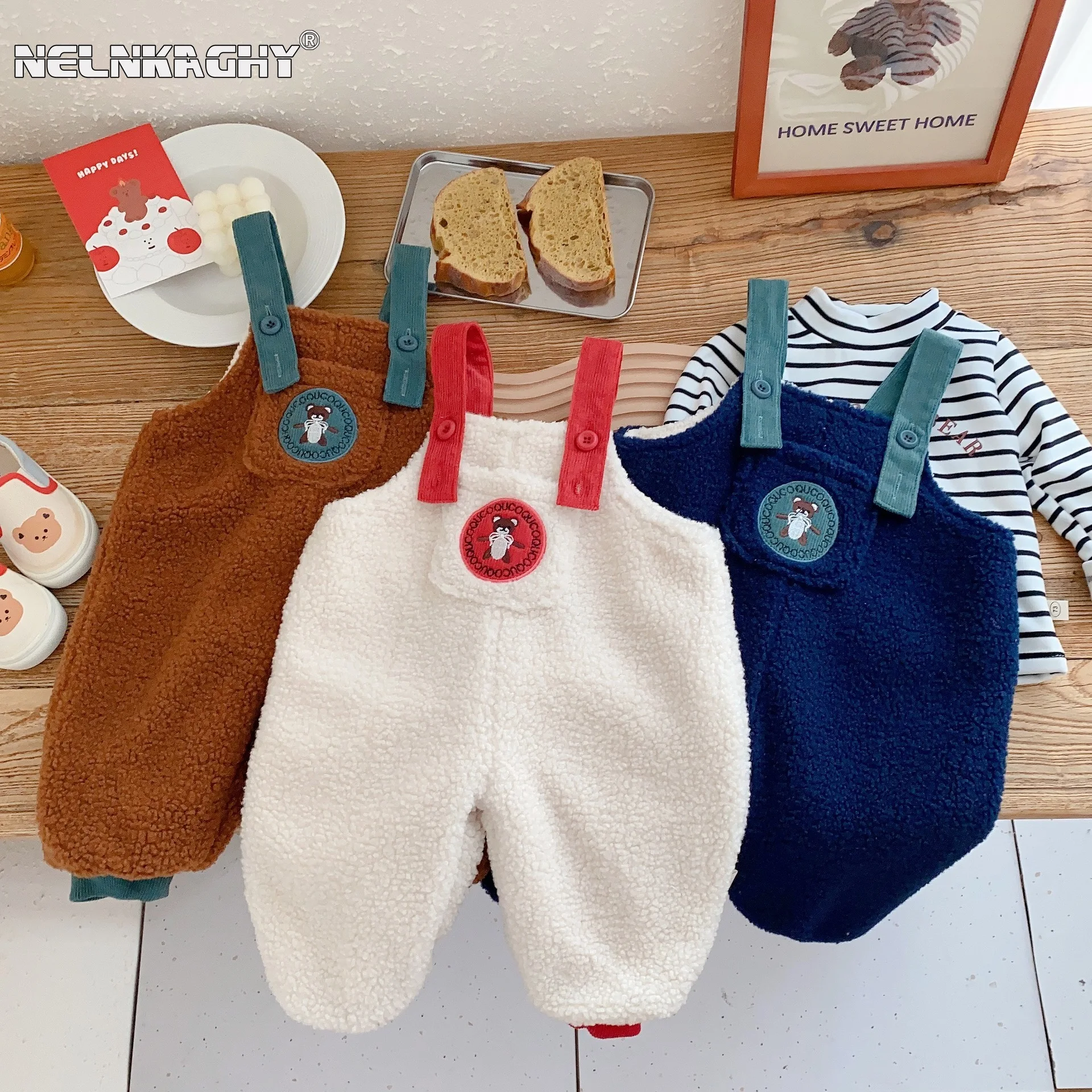 

Детский зимний комбинезон для мальчиков, однотонные Комбинезоны из плюшевой ткани с нашивками, Мультяшные комбинезоны с ремешком, удобные и милые