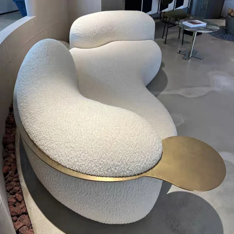 Трехместный диван современный легкий роскошный дуговой флис ягненка цельный