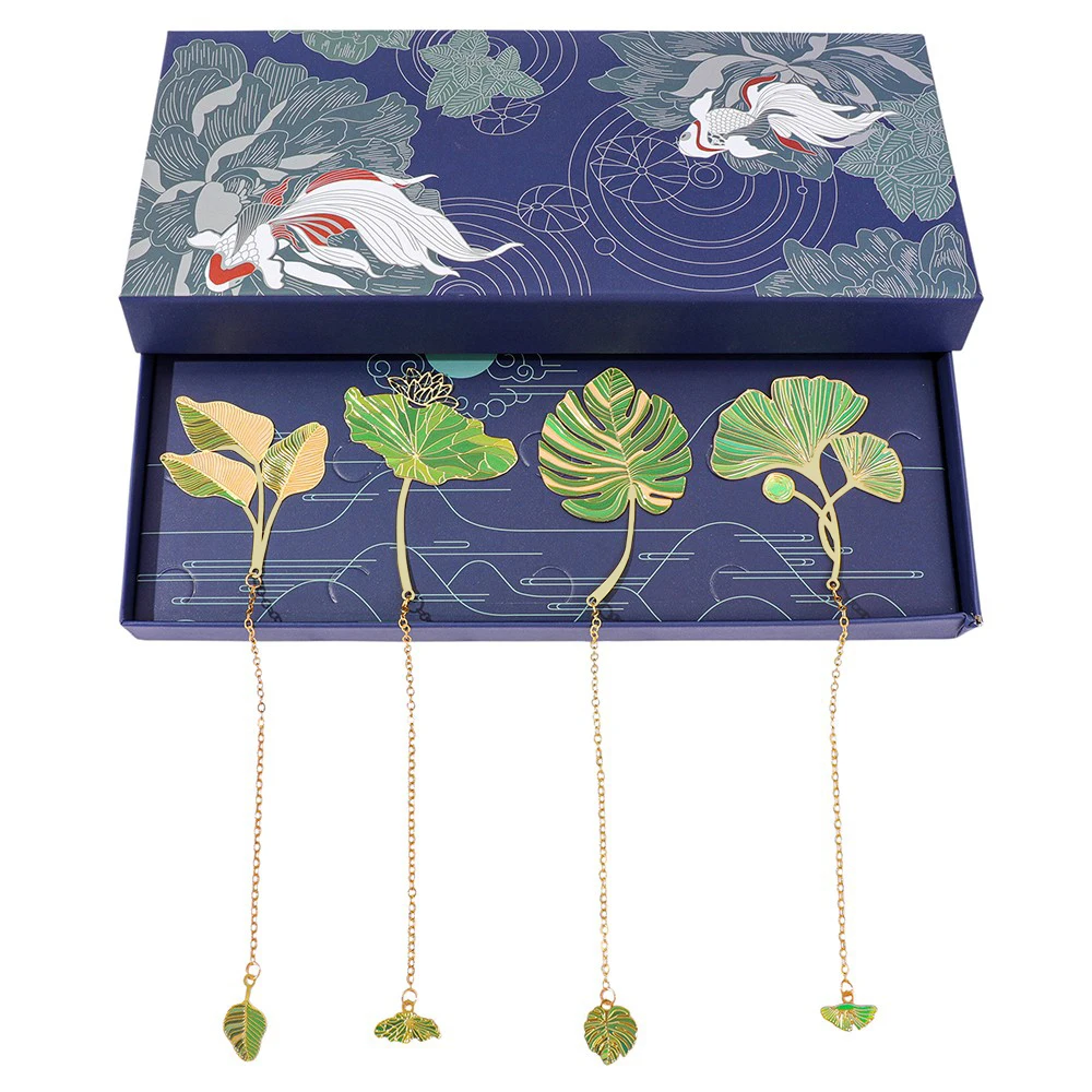 Металлическая закладка с прожилками листьев