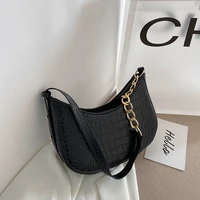 2022summer hot selling new fashion popular pu delicate chain shoulder retro semicircle crescent underarm daily small womens bag