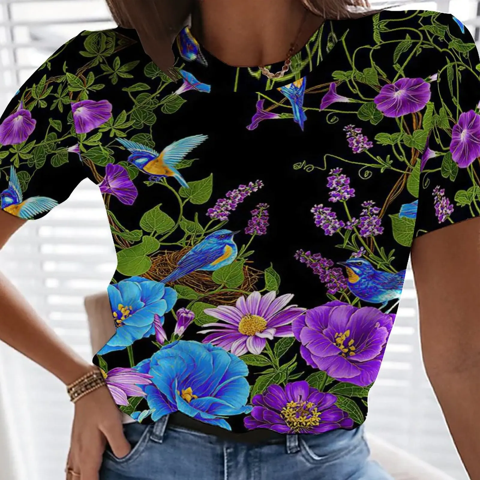 

Женская футболка с цветочным принтом, с коротким рукавом