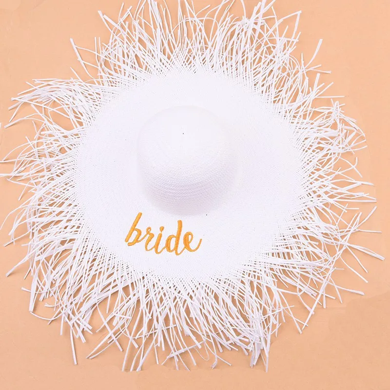 Женская соломенная шляпа с вышивкой и надписью |