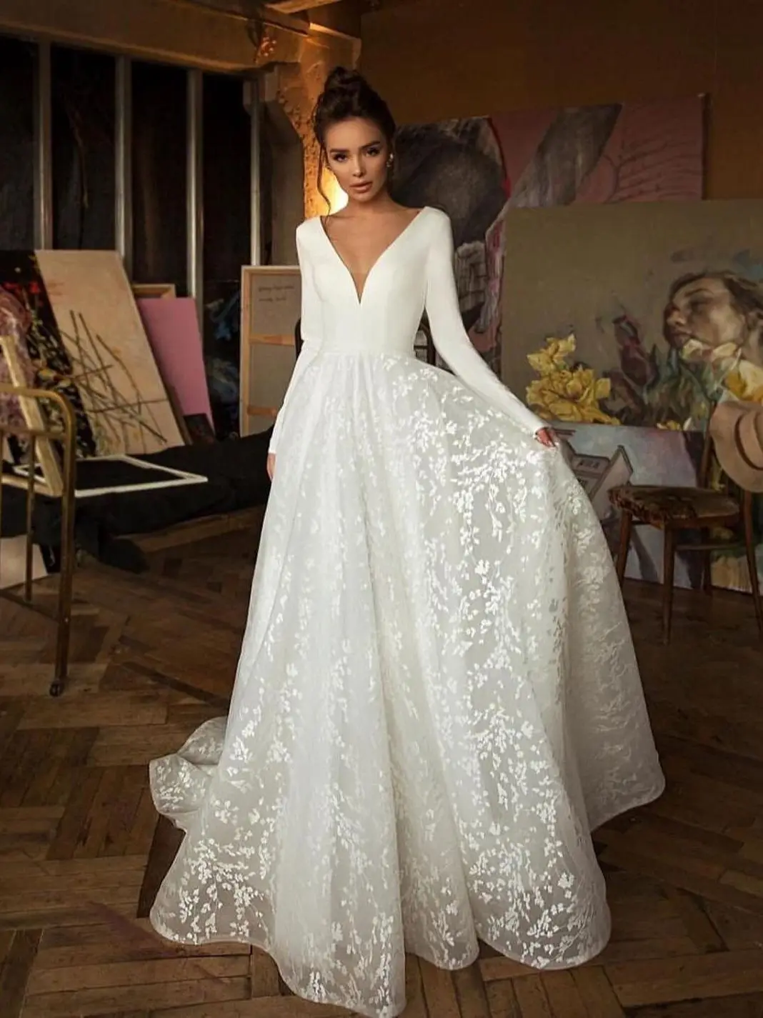 

Классическое Свадебное платье А-силуэта с длинным рукавом и V-образным вырезом