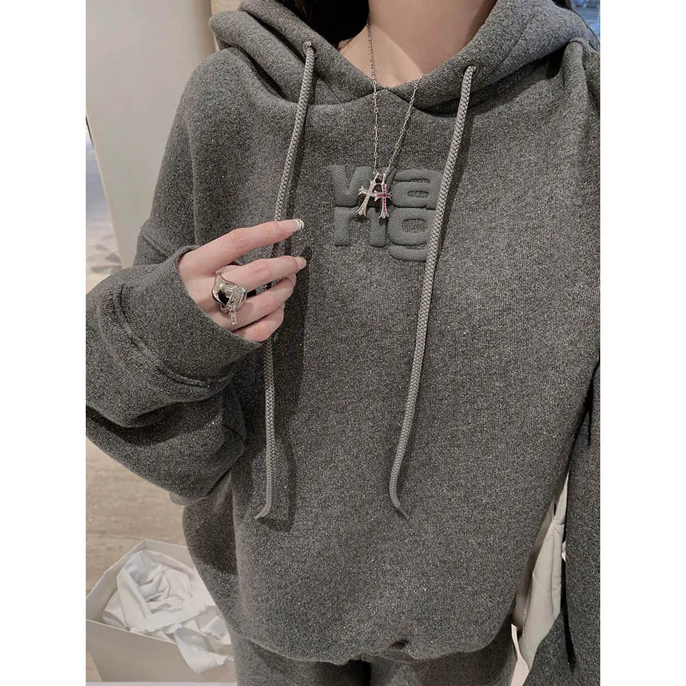 

2024 Wang Fashion Luxury autumn and winter new letter logo loose pullover Joker new fine flash dark gray hooded sweater