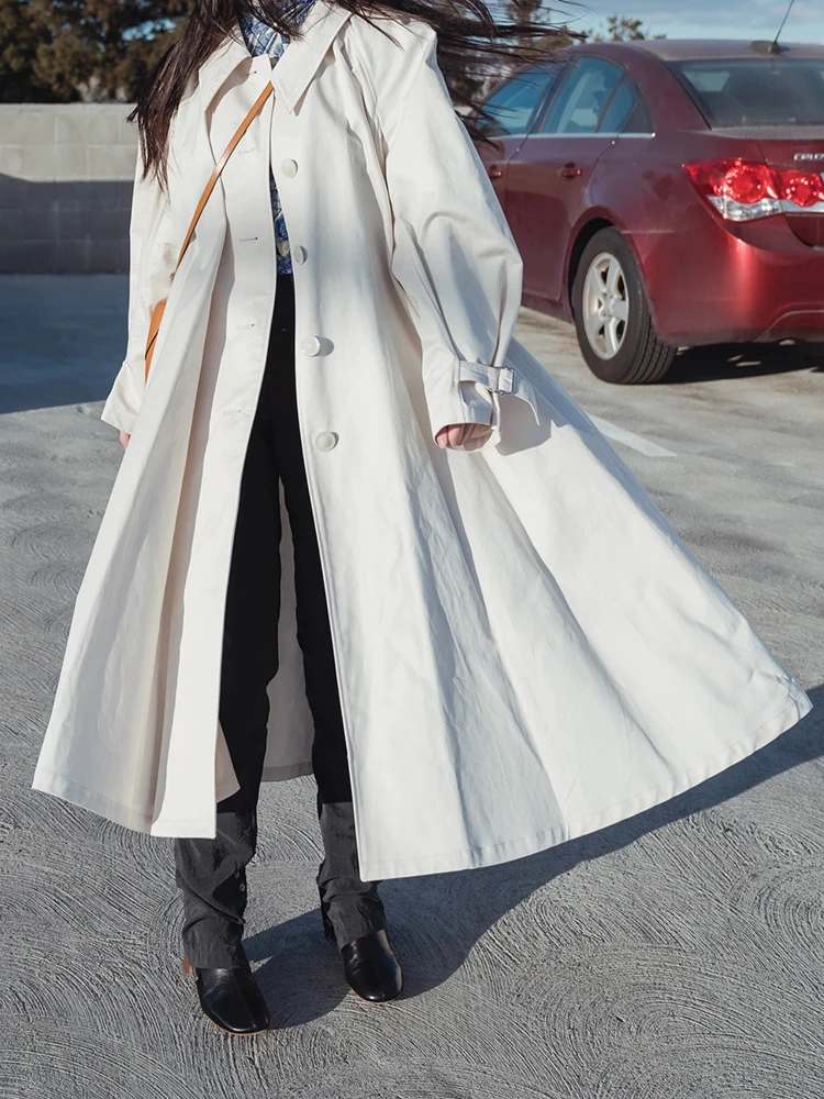 Свободный тренчкот из хлопка и льна для пожилых людей бежевого цвета однобортный