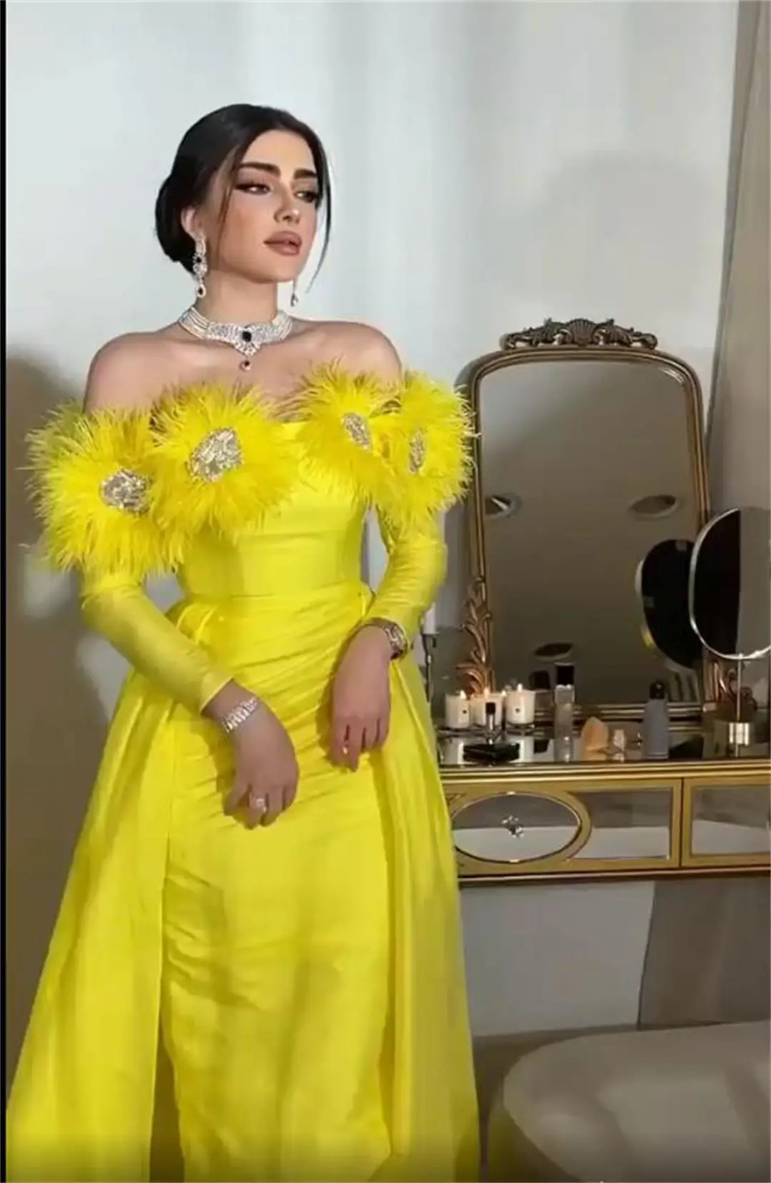 

FDY Store Mermaid Yellow Long Sleeves Evening Dresses Off the Shoulder Feathers Floor Length Saudi Arabia Prom Party Dress