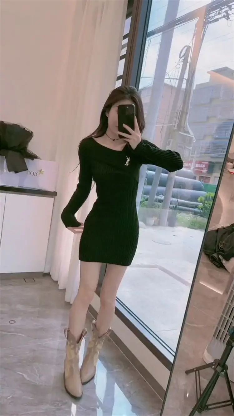 Приталенное трикотажное платье Pure Desire