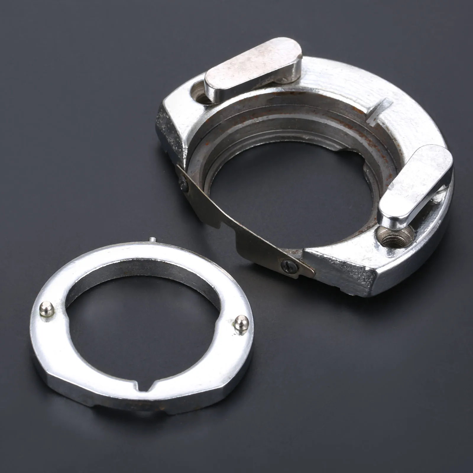 1 шт. швейная машинка в виде бабочки 76 х60 мм |