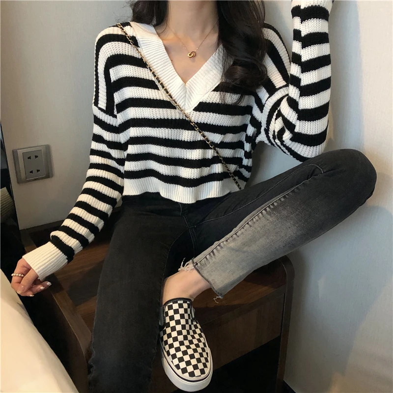 

Sweater Women Cropped Teenager Simple Stylish BF Style Trendy Knitting Pullover Female Clothes Ins Design V-Neck Vintage College