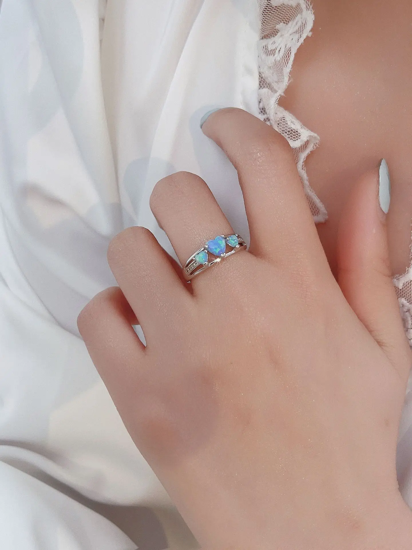

2023 New 925 Sterling Silver Aubao Ring with a Small Design Sense, Advanced Love Lines, Popular Fashion and Versatile Style