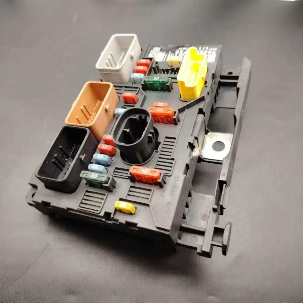 9664055780 9664826080 Блок управления блоком предохранителей 6500FH в сборе BSM-L11 для Peugeot 307