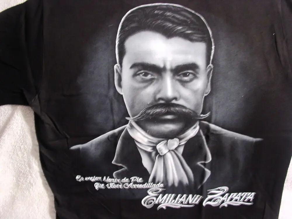 ФУТБОЛКА EMILIANO ZAPATA ES MEJOR MORIR DE PIE QUE VIVIR ARRODILLADO MEXICO