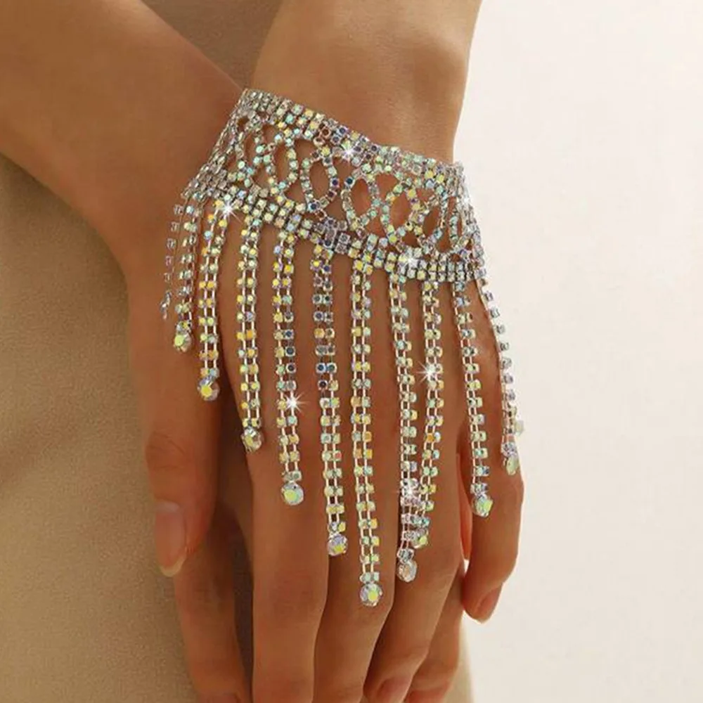 Роскошный женский браслет с длинной кисточкой и кристаллами