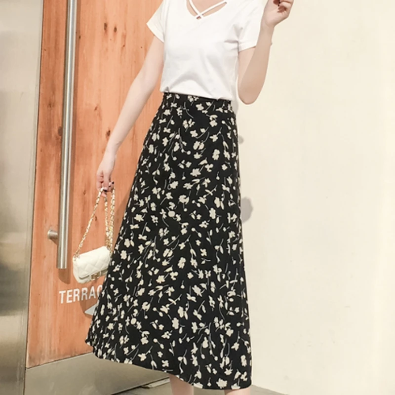 

2023 Spring Summer New Women's Half Skirt Korean Version Sweet and Fashionable Style Versatile Printing Slim Fit Free Shipping