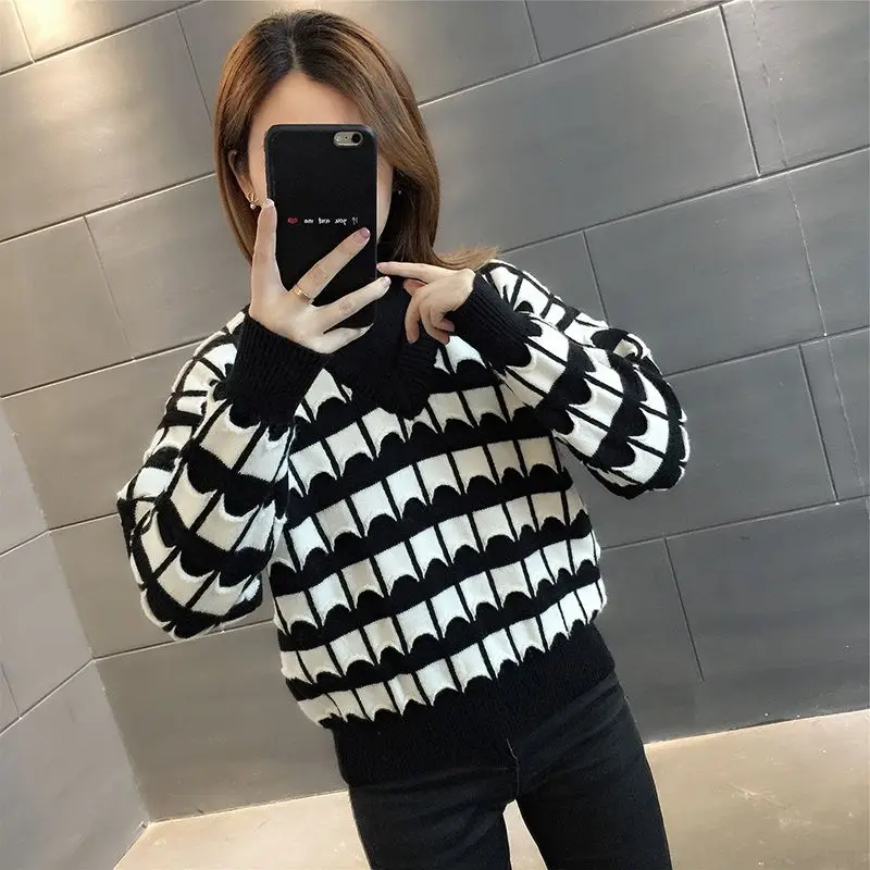 Клетчатый женский свитер с полувысоким воротником новый осенне-зимний свободный