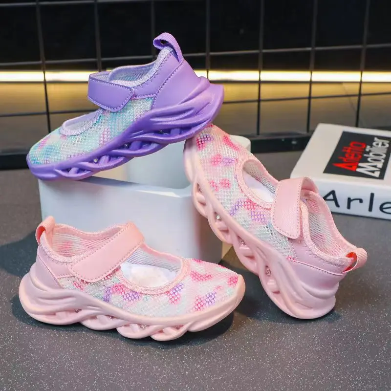 

Осветительная обувь для девочек, Новинка лета 2023, повседневная сетчатая обувь для девочек с вырезами, модная универсальная дышащая Студенческая обувь