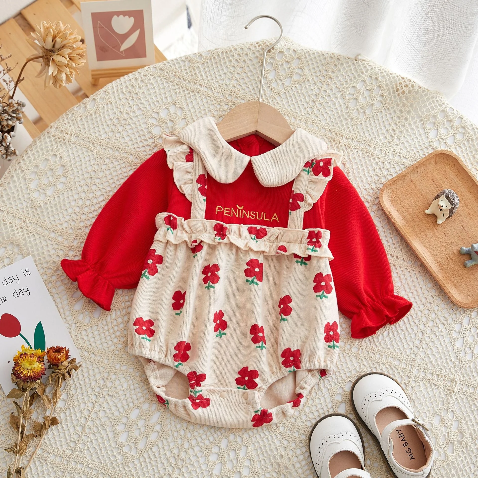

BABY BODYSUIT 2022 female baby spring and autumn new Lapel triangle climbing clothes fake two full print baby clothes