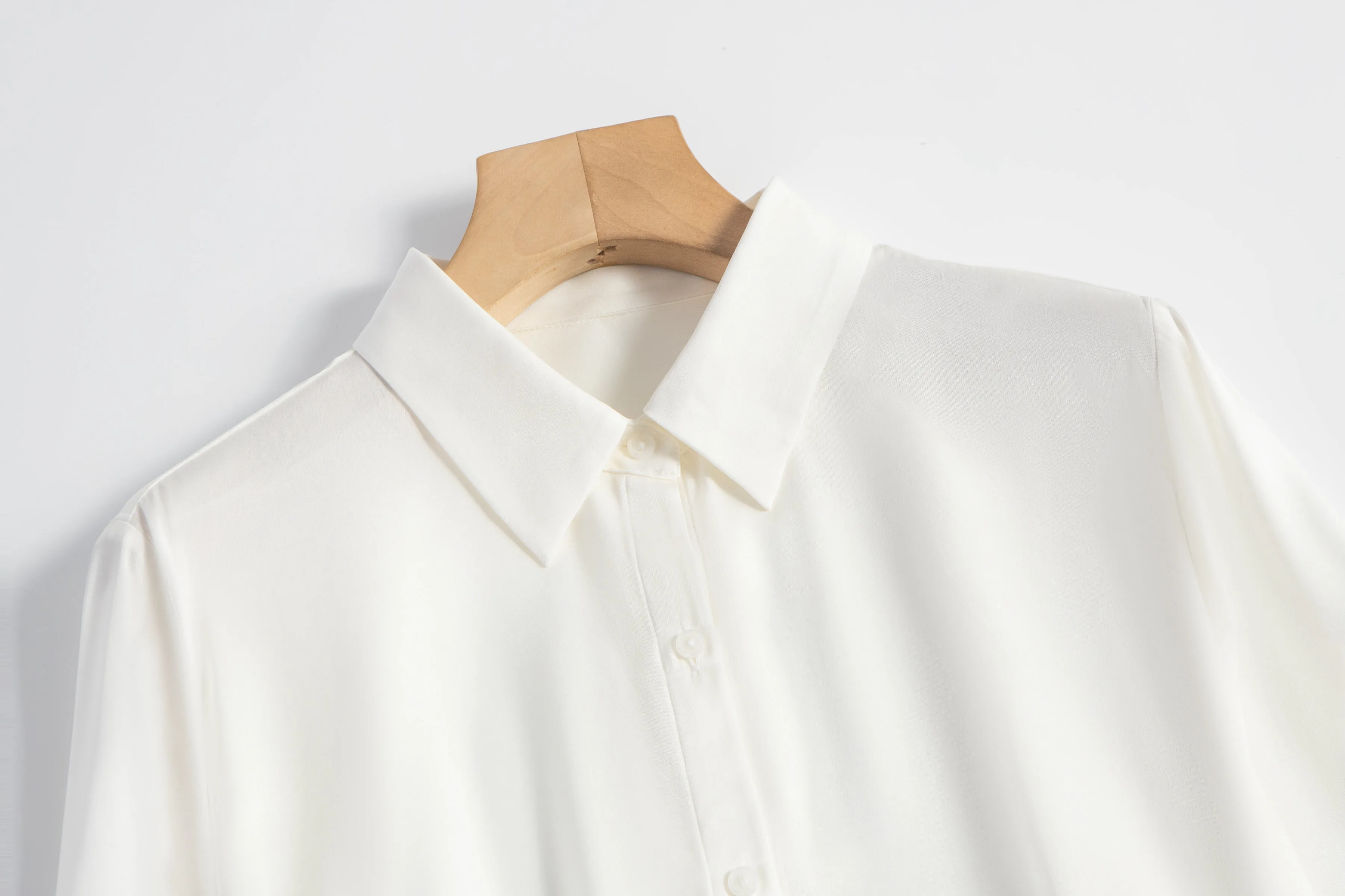 Женская модная рубашка сезона Ранняя весна 2024 новинка эластичная из шелка 19 мм с