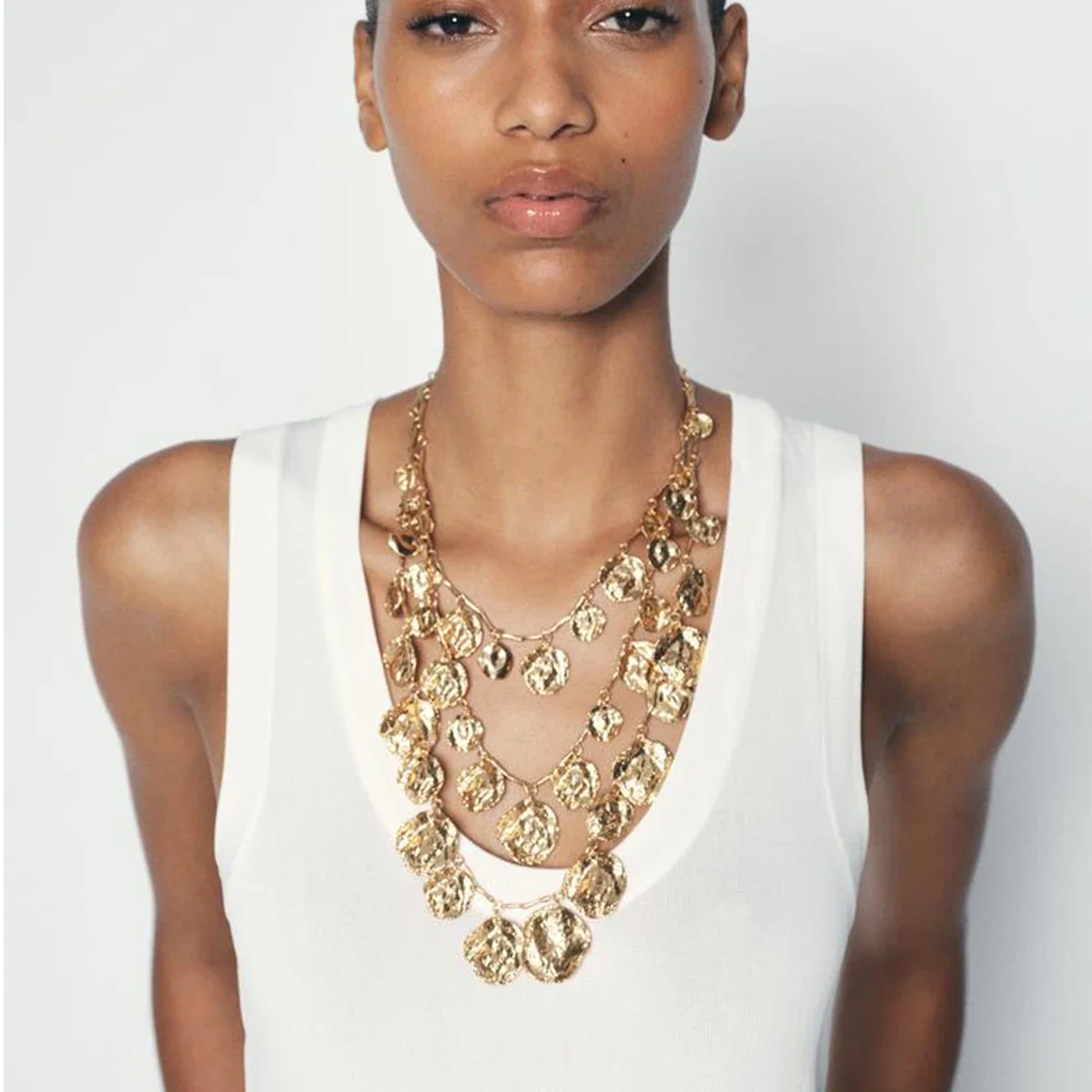 Женское ожерелье с подвеской из листового металла 2024