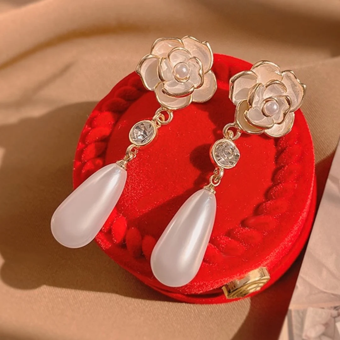 

Vintage stud earring, 2022 best selling jewelry camellia drop glaze craft luxury retro outdoor pastoral style stud earring