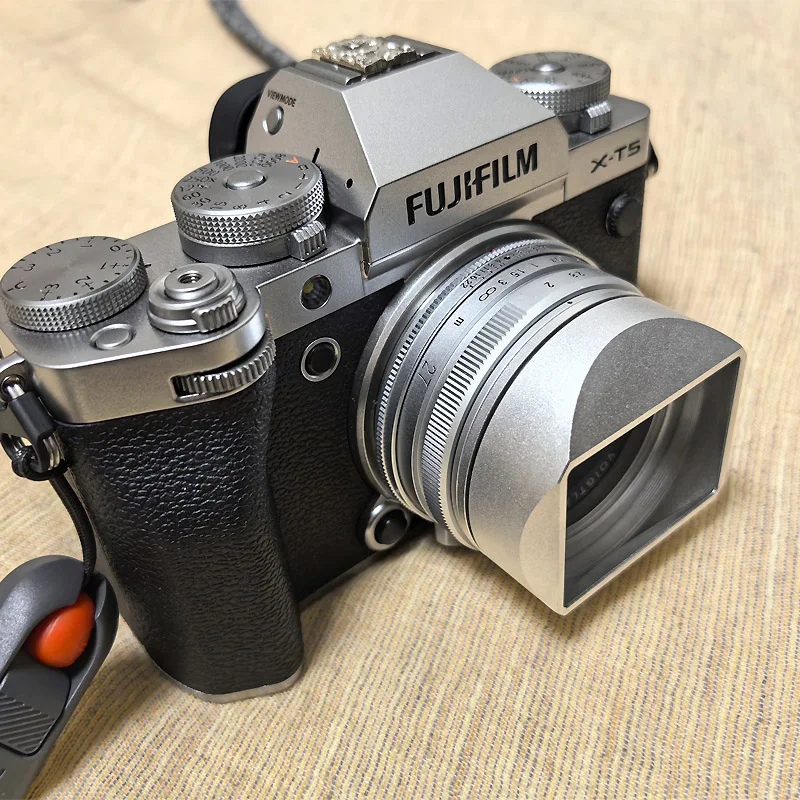 Фото Ввинчивающаяся металлическая квадратная бленда для VOIGTLANDER ULTRON 27 мм F2 COLOR-SKOPAR 18 мм F2.8 поставляется с металлической крышкой №3